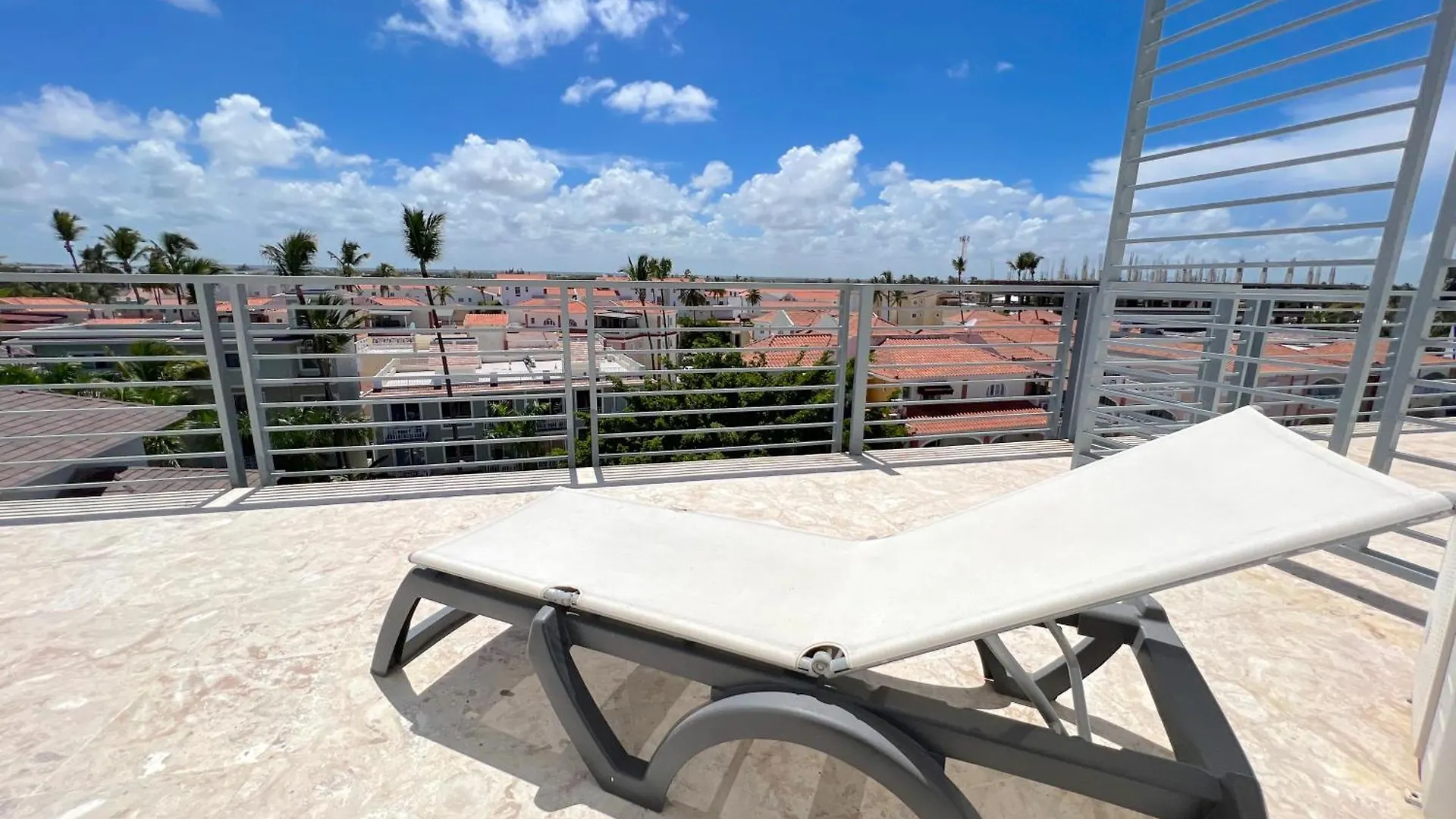 Serenity Suites With Rooftop Pool, Beach Club, Spa, Restaurants Punta Cana Aparthotel